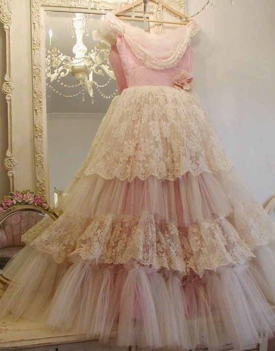 The Five Must-Have Items In Every Elegant Woman's Wardrobe - Silva Collection